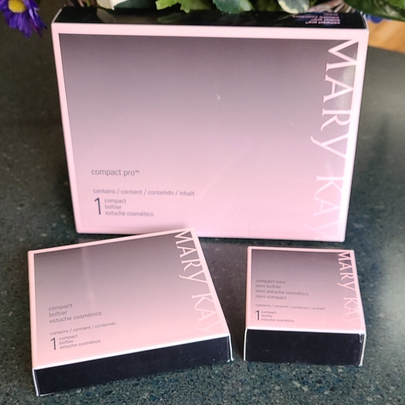 Mary Kay Compact Bundle